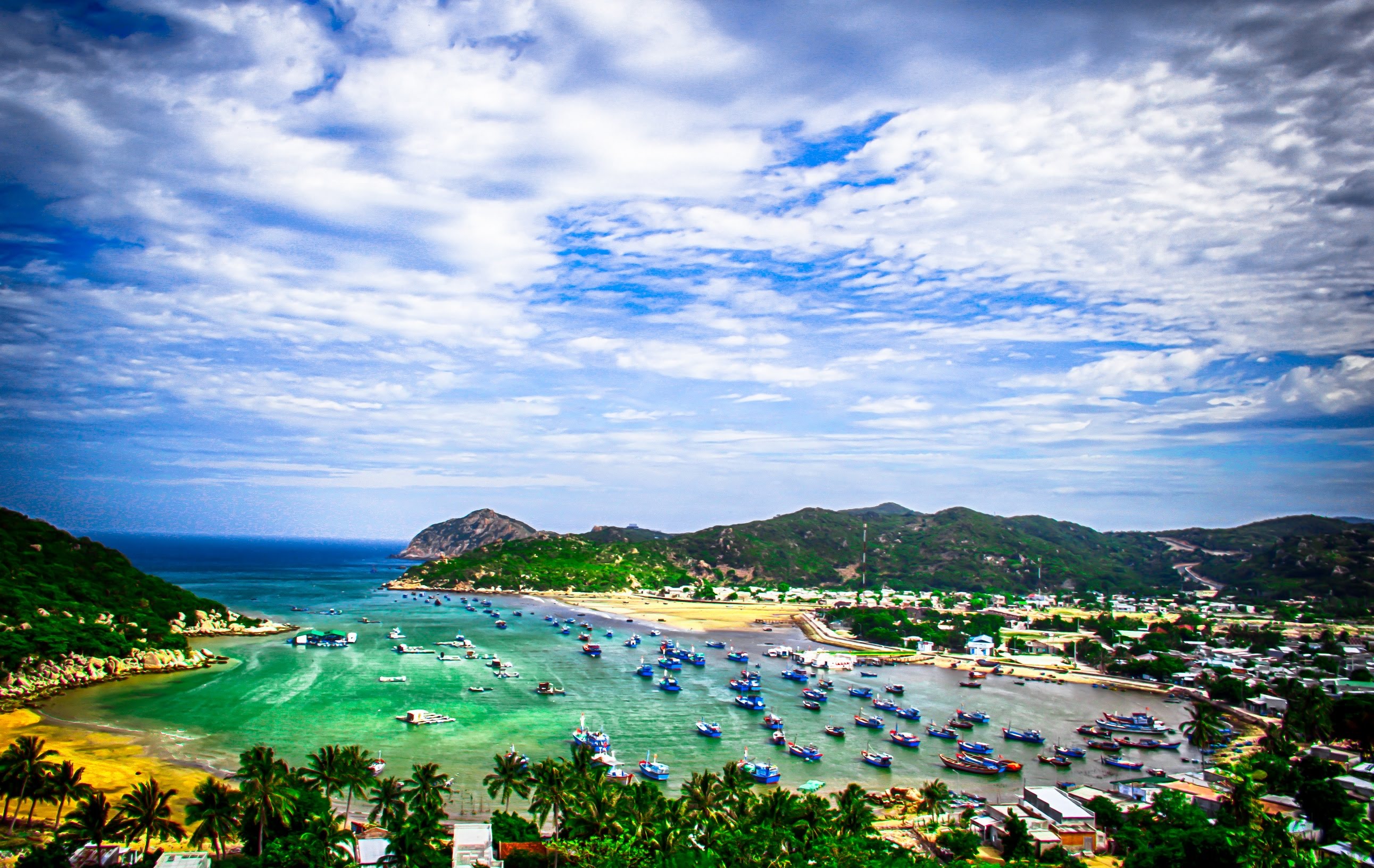 Get Vietnam visa on arrival to travel to Vinh Hy bay